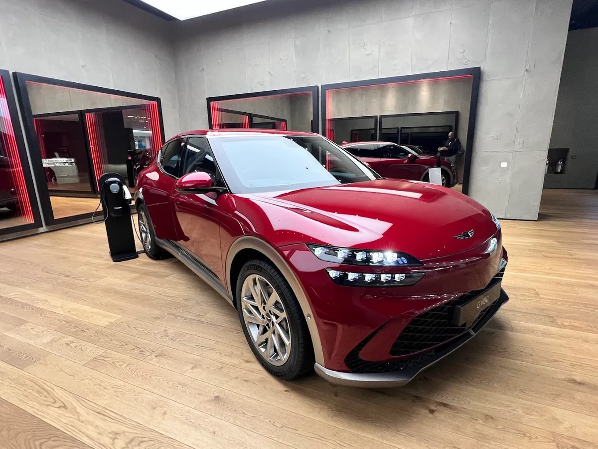 Genesis Studio London Westfield photo 7