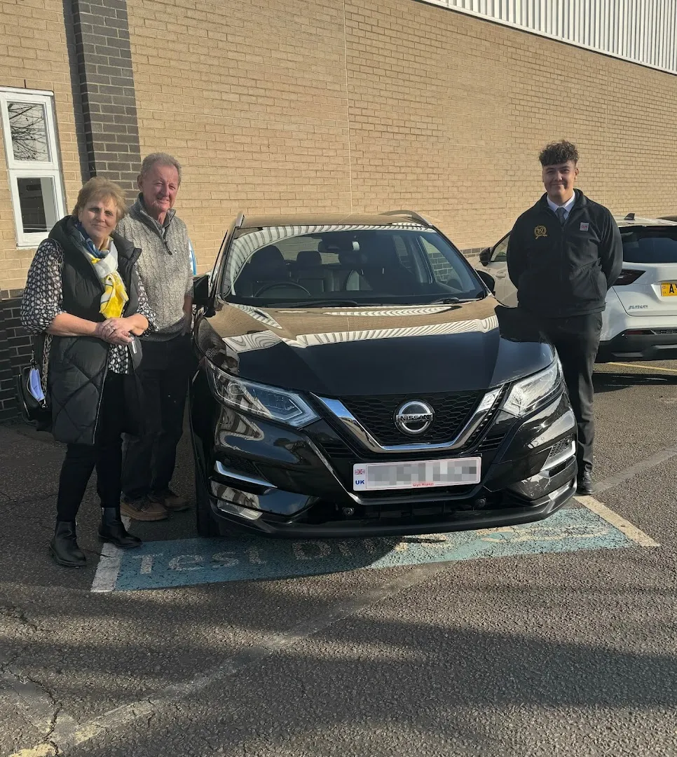 Glyn Hopkin Nissan Ipswich photo 7