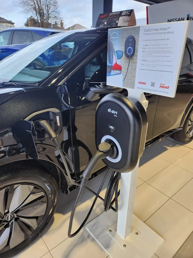 Glyn Hopkin Nissan Ipswich photo 9