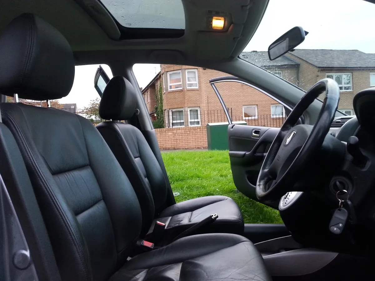 good car shop photo 3