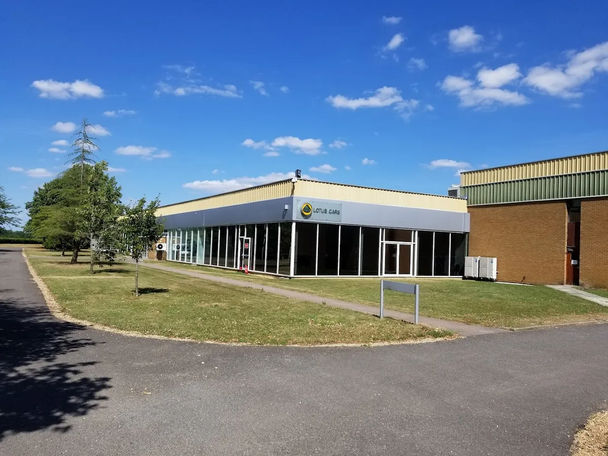 Group Lotus photo 10