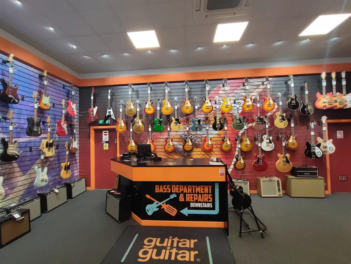 guitarguitar Glasgow photo 3
