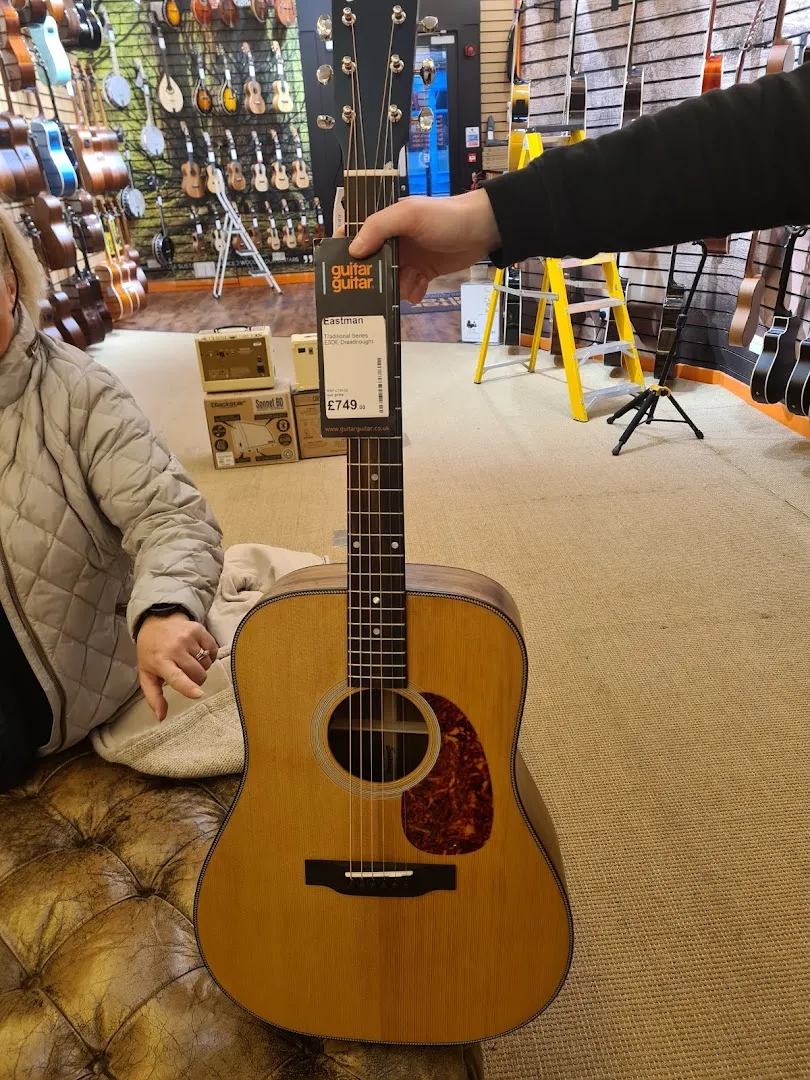 guitarguitar Glasgow photo 7