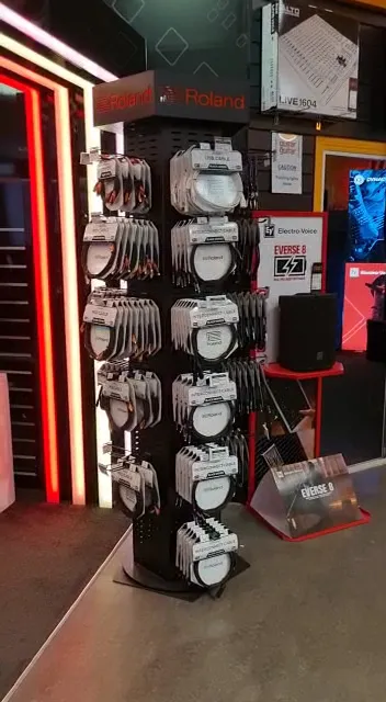 guitarguitar Glasgow photo 8