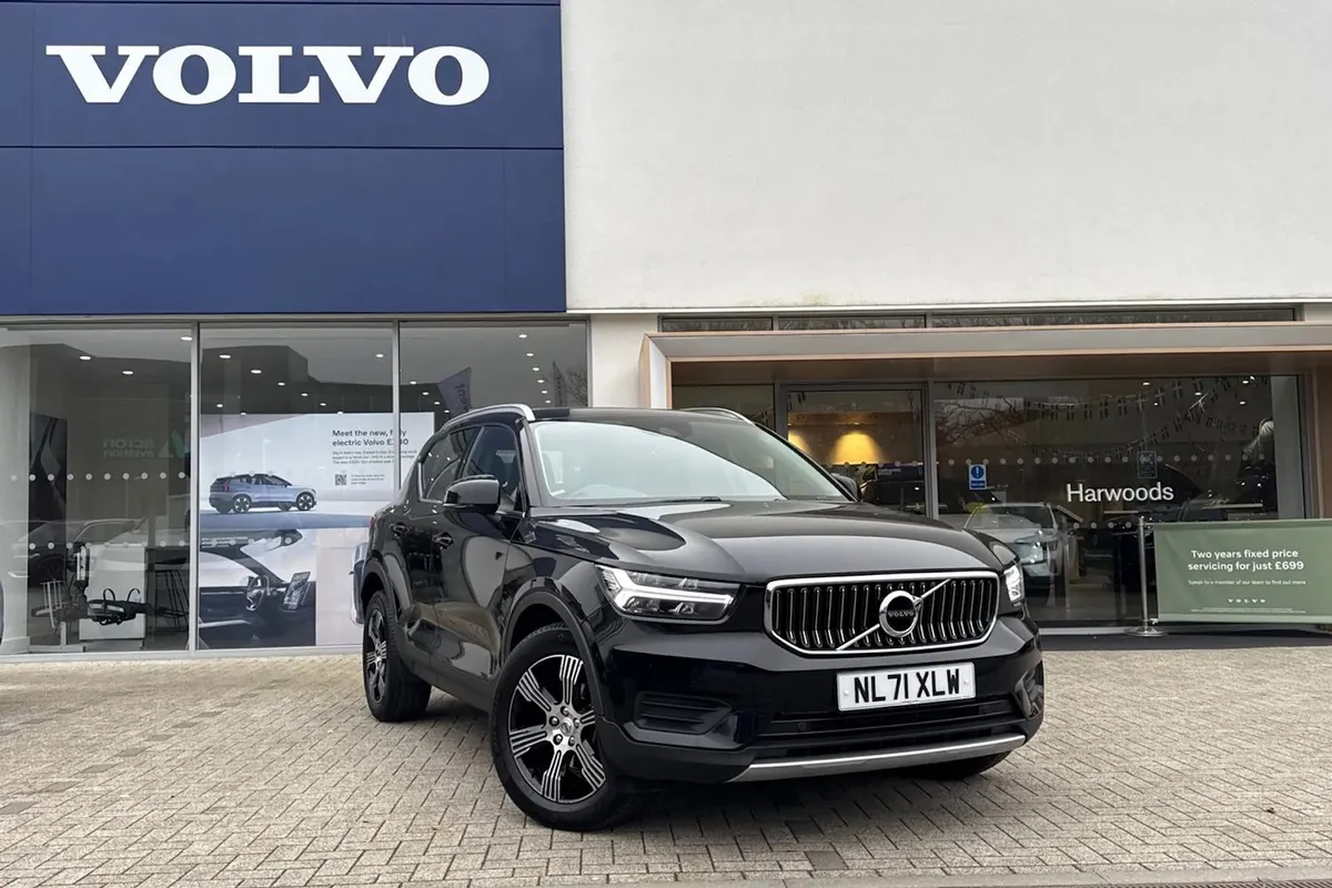 Harwoods Volvo Crawley — Volvo dealer in Crawley