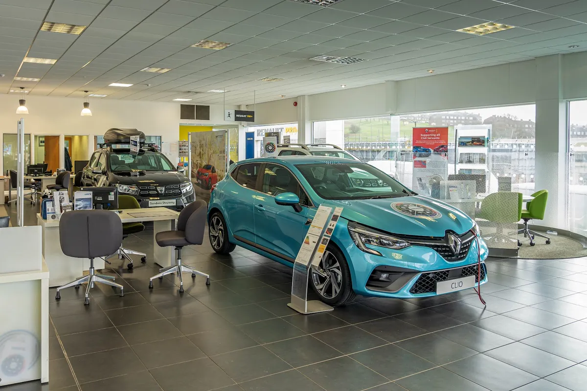 Hendy Renault Brighton photo 3