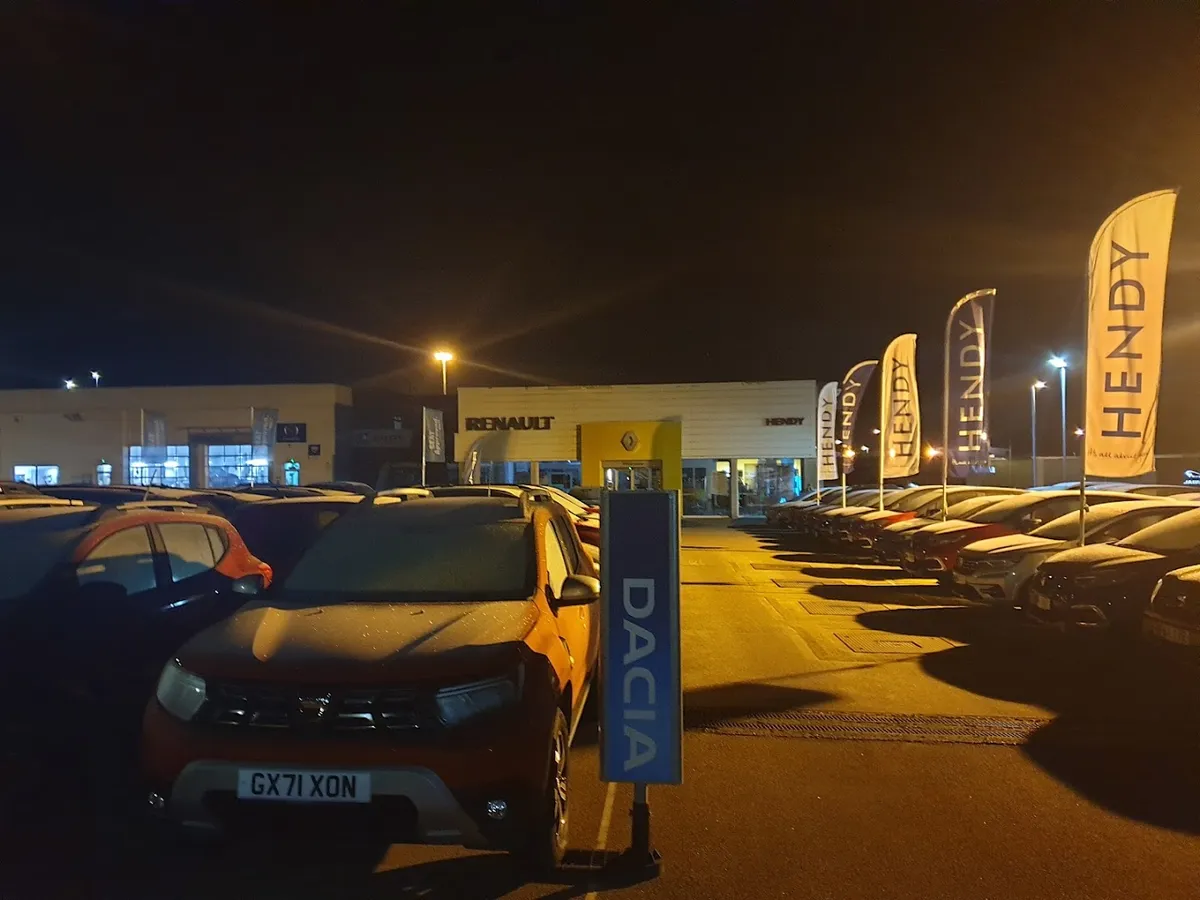 Hendy Renault Brighton photo 7