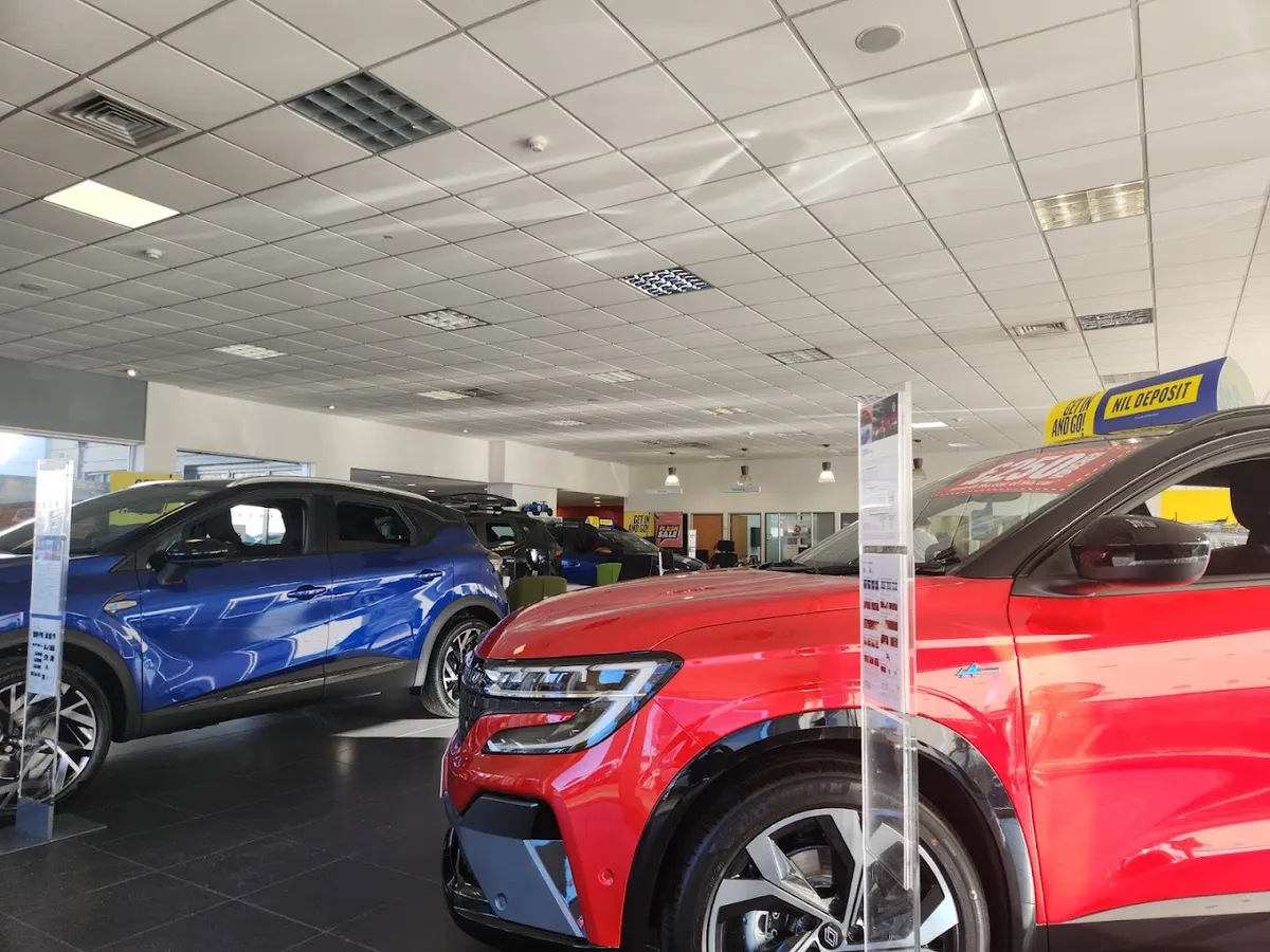 Hendy Renault Brighton photo 10