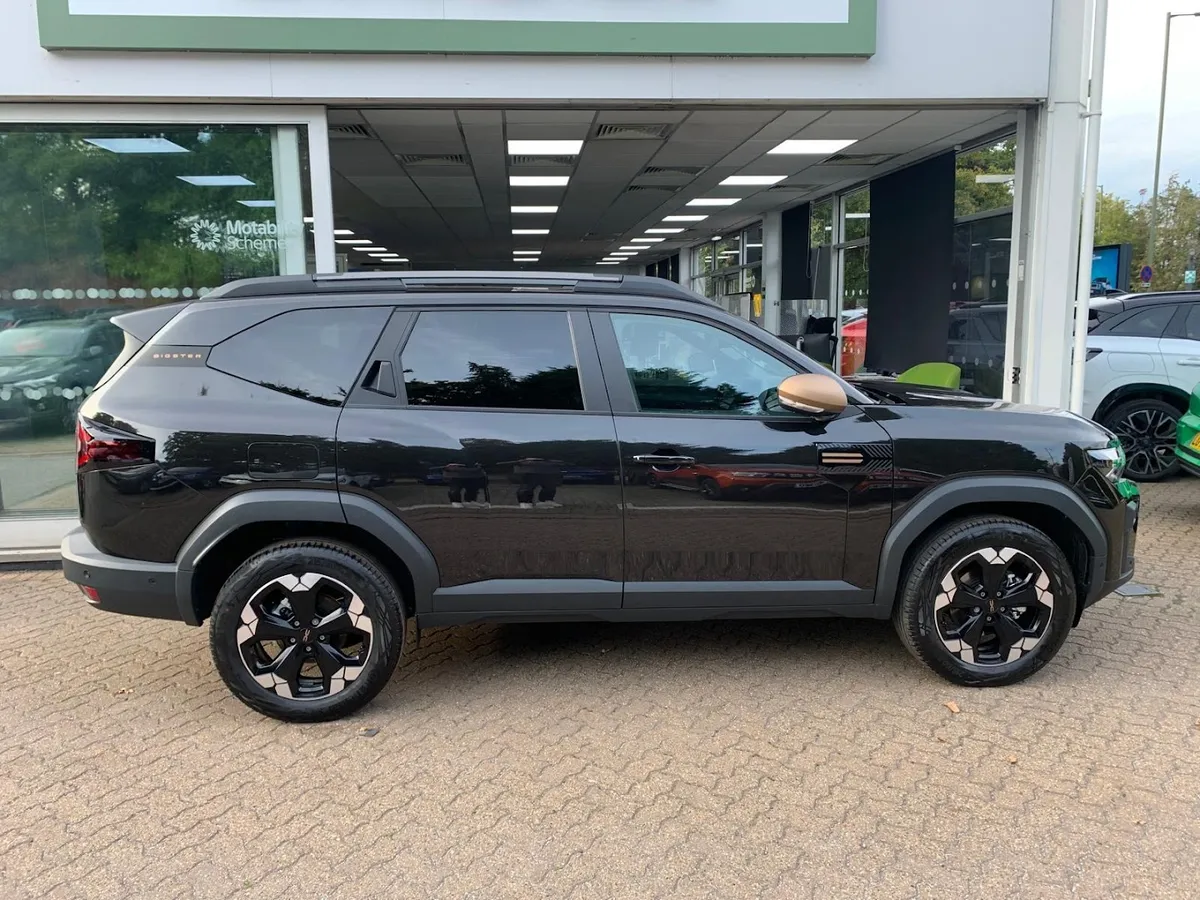 Hendy Renault Horley photo 6