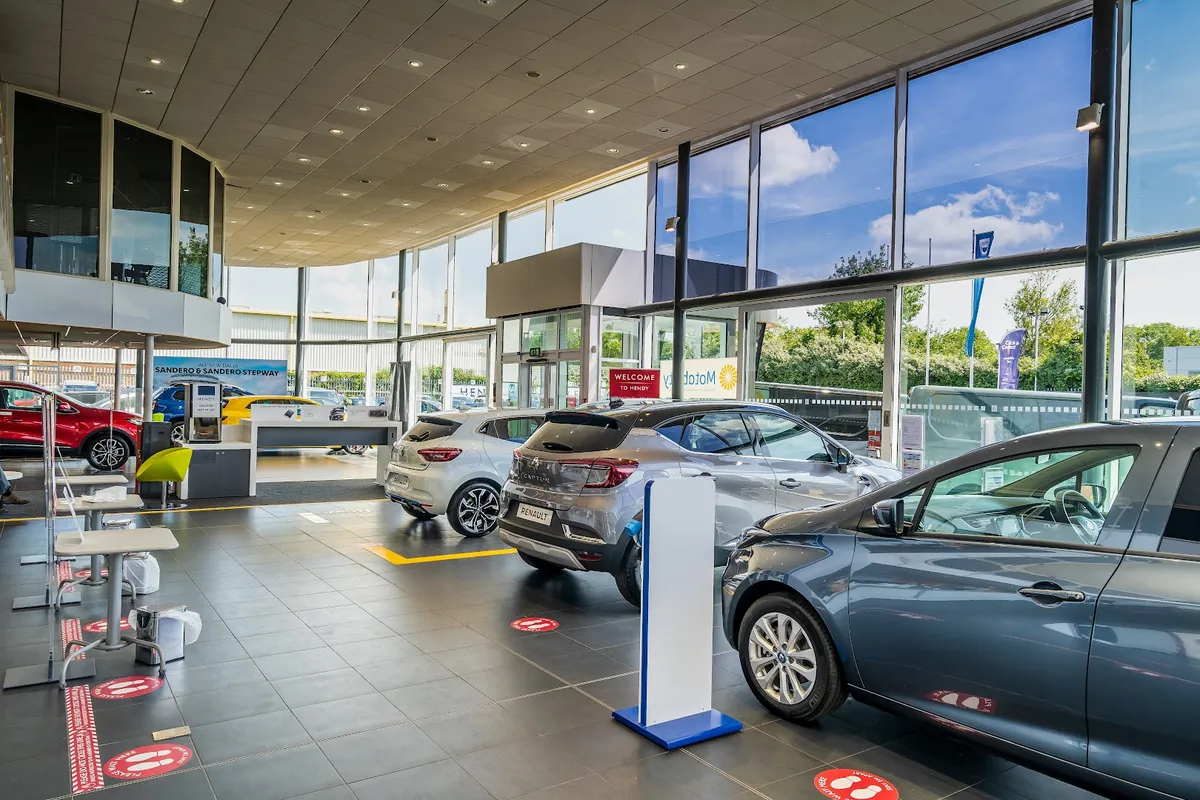 Hendy Renault Portsmouth photo 2