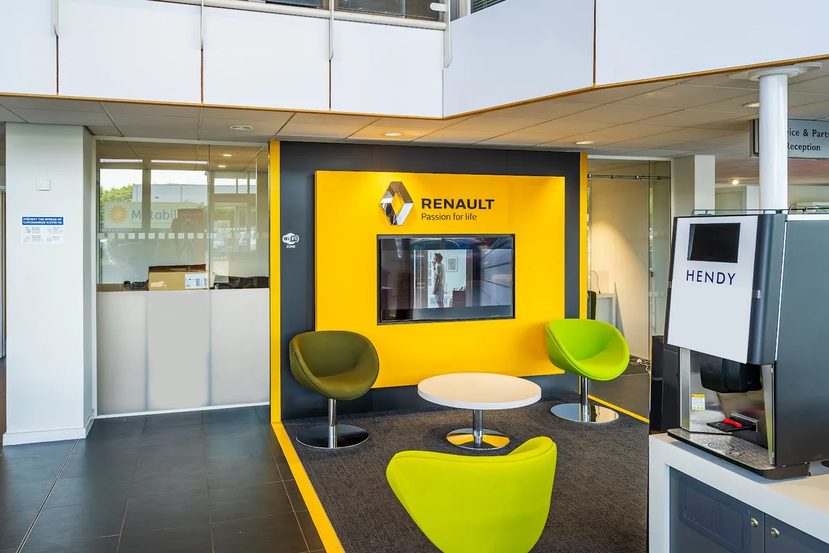 Hendy Renault Portsmouth photo 5