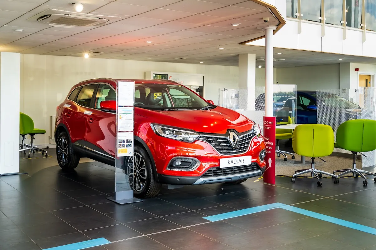 Hendy Renault Portsmouth photo 6