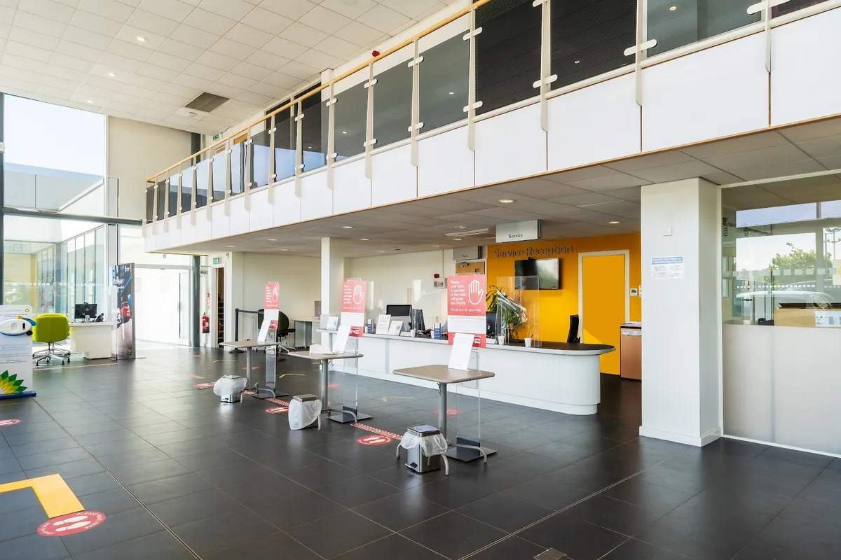 Hendy Renault Portsmouth photo 7