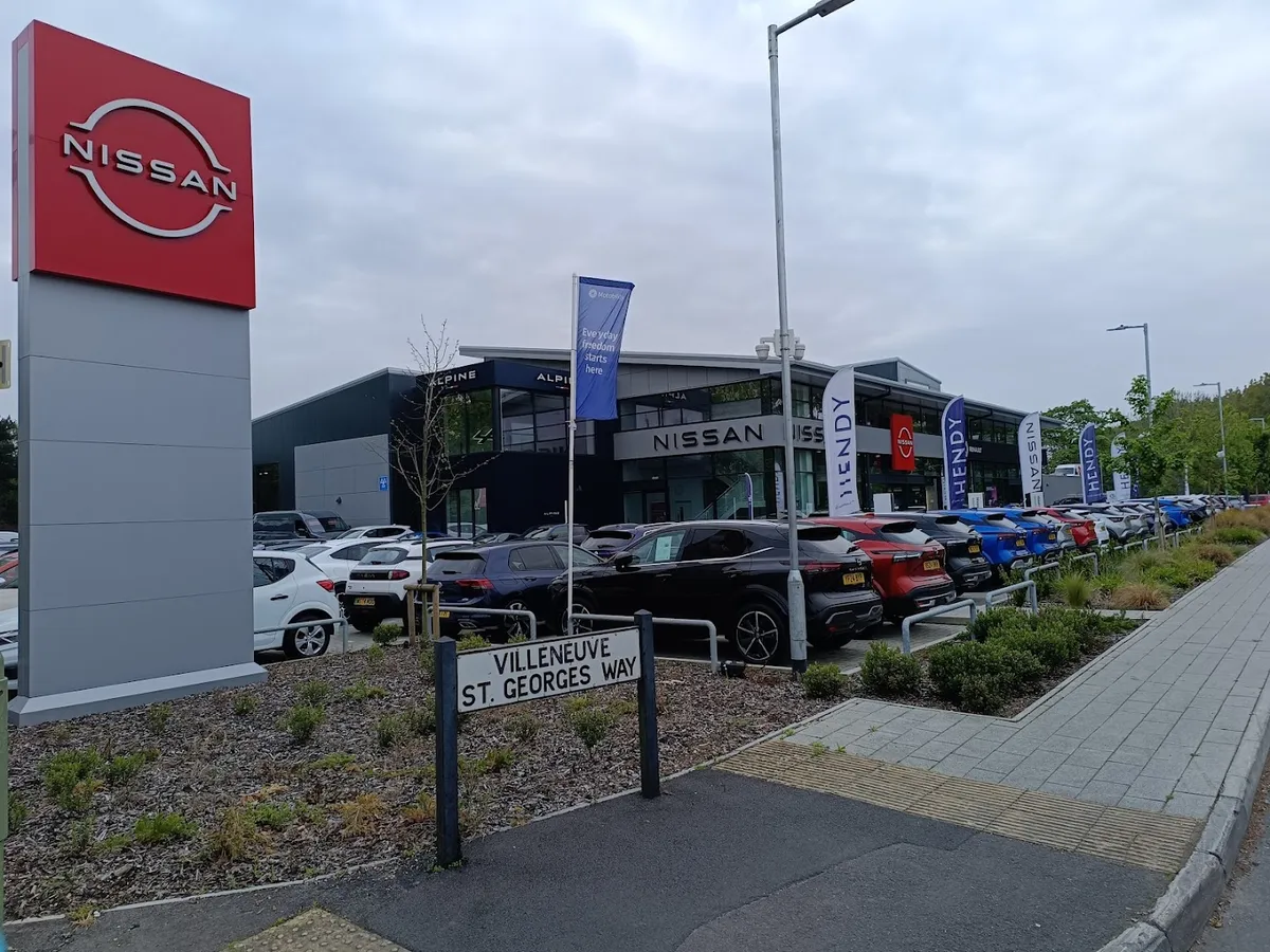 Hendy Renault Southampton photo 7