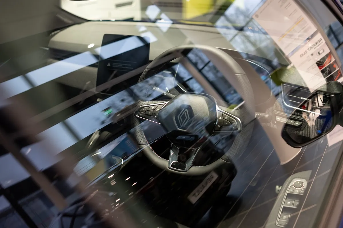 Hendy Renault Southampton photo 9