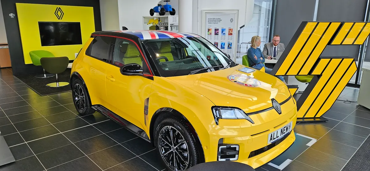 Hendy Renault Southampton photo 10