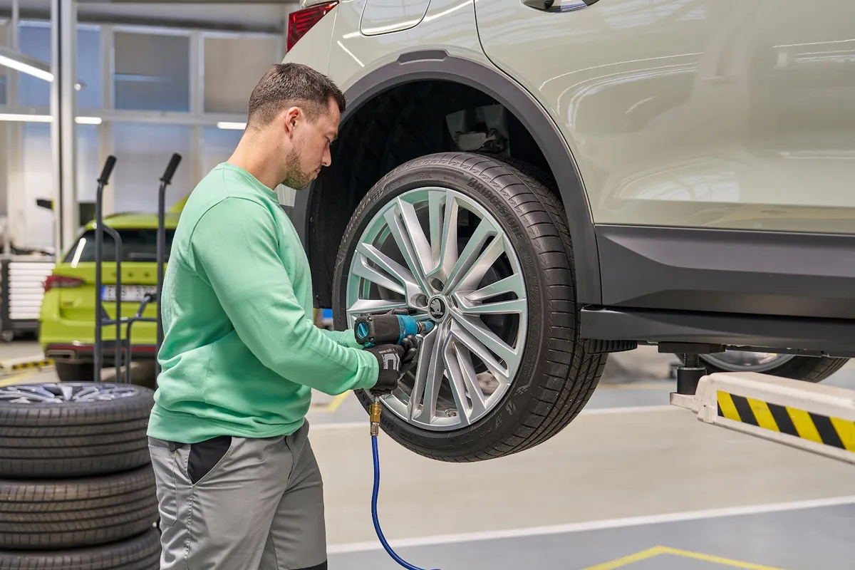 Henrys Škoda (South) Service Centre photo 7