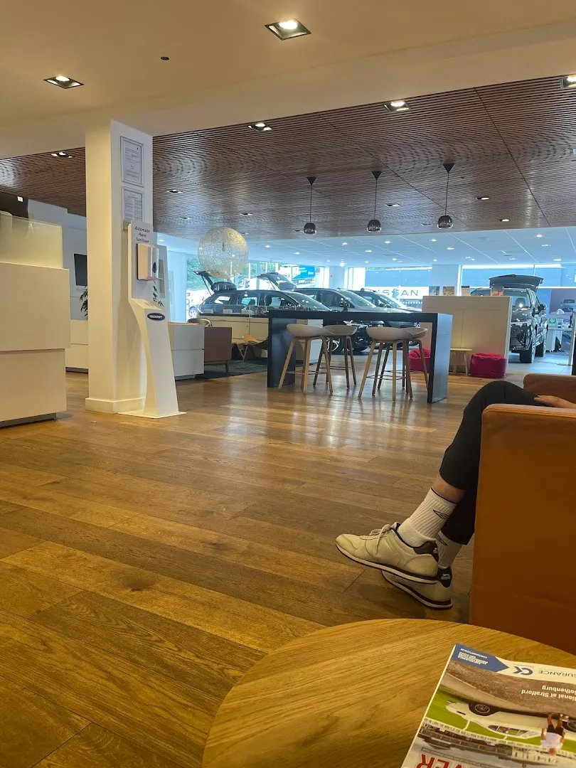 Holdcroft Volvo Stoke photo 4