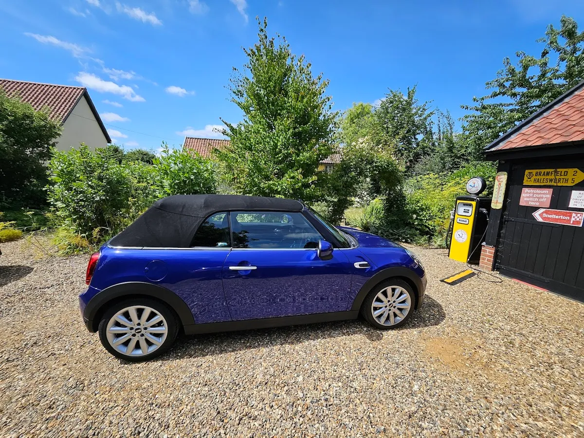 Howard-Johnston Ltd photo 3