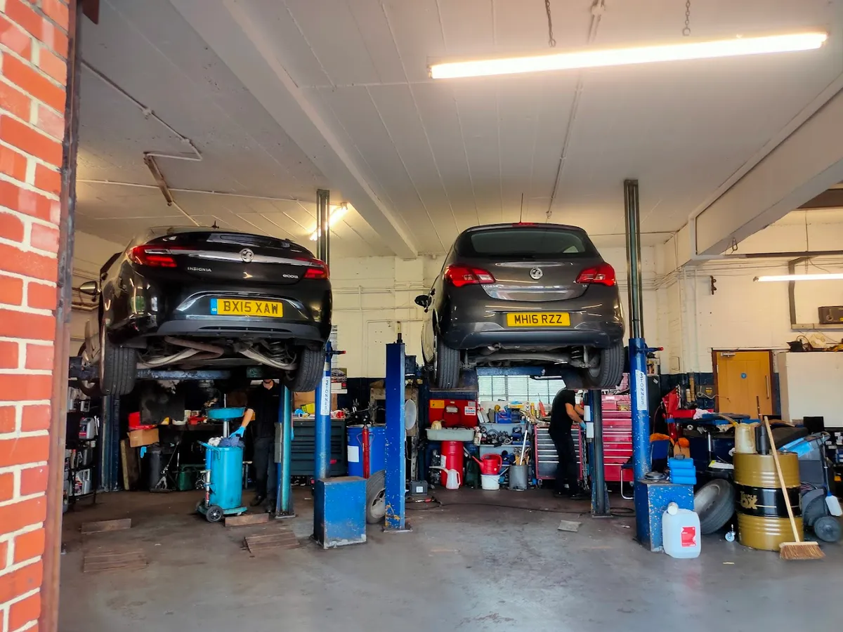 Hurleyhouse Cars Ltd - Vauxhall Specialists photo 7