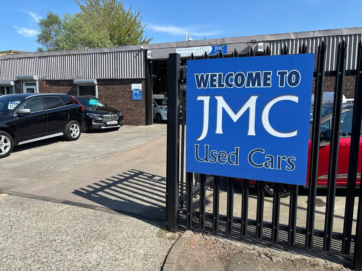 JMC Used Cars Ltd AUTOTRADER RETAILER OF THE YEAR WINNERS photo 6