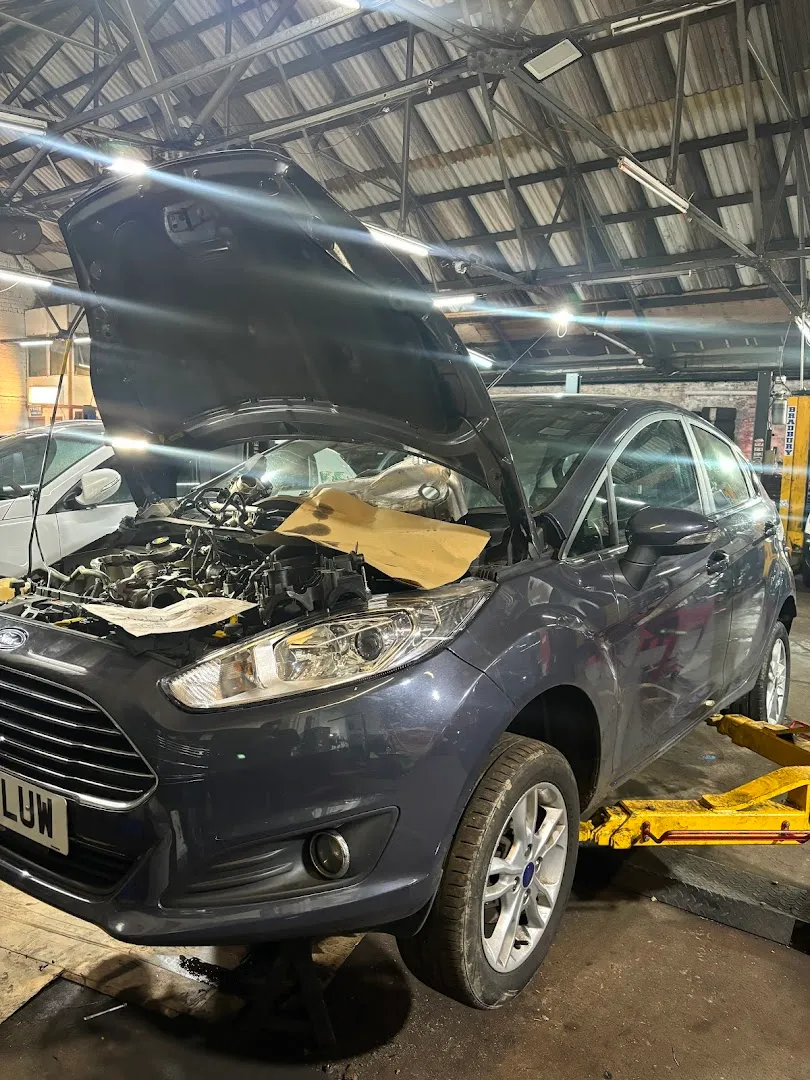 Khan Autos MOT & Service Centre Glasgow photo 4