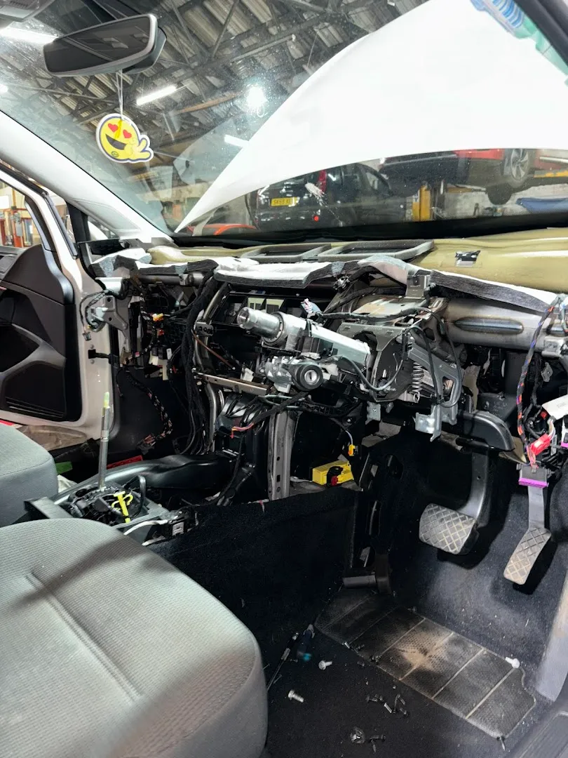 Khan Autos MOT & Service Centre Glasgow photo 5