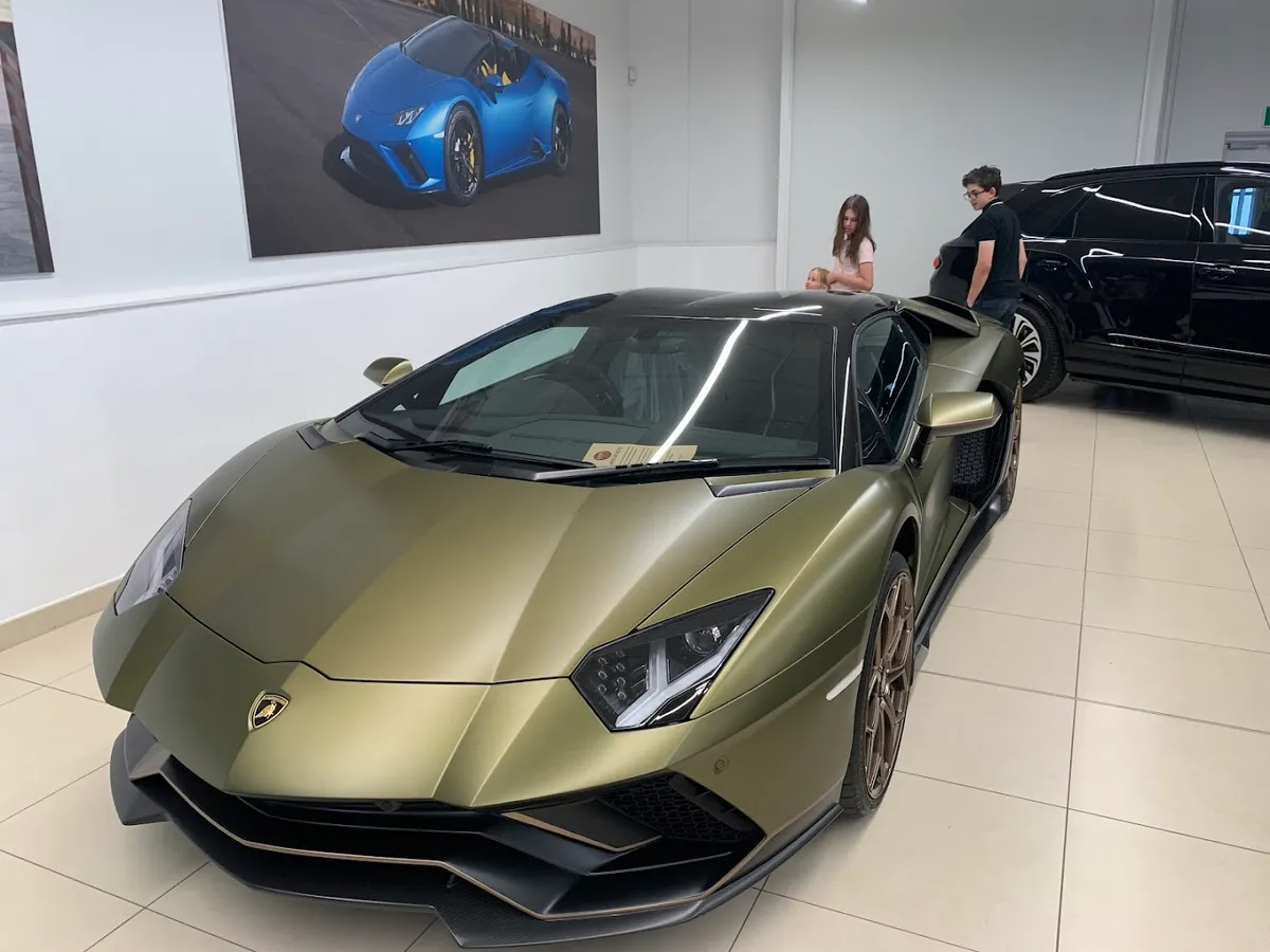 Lamborghini Birmingham photo 10