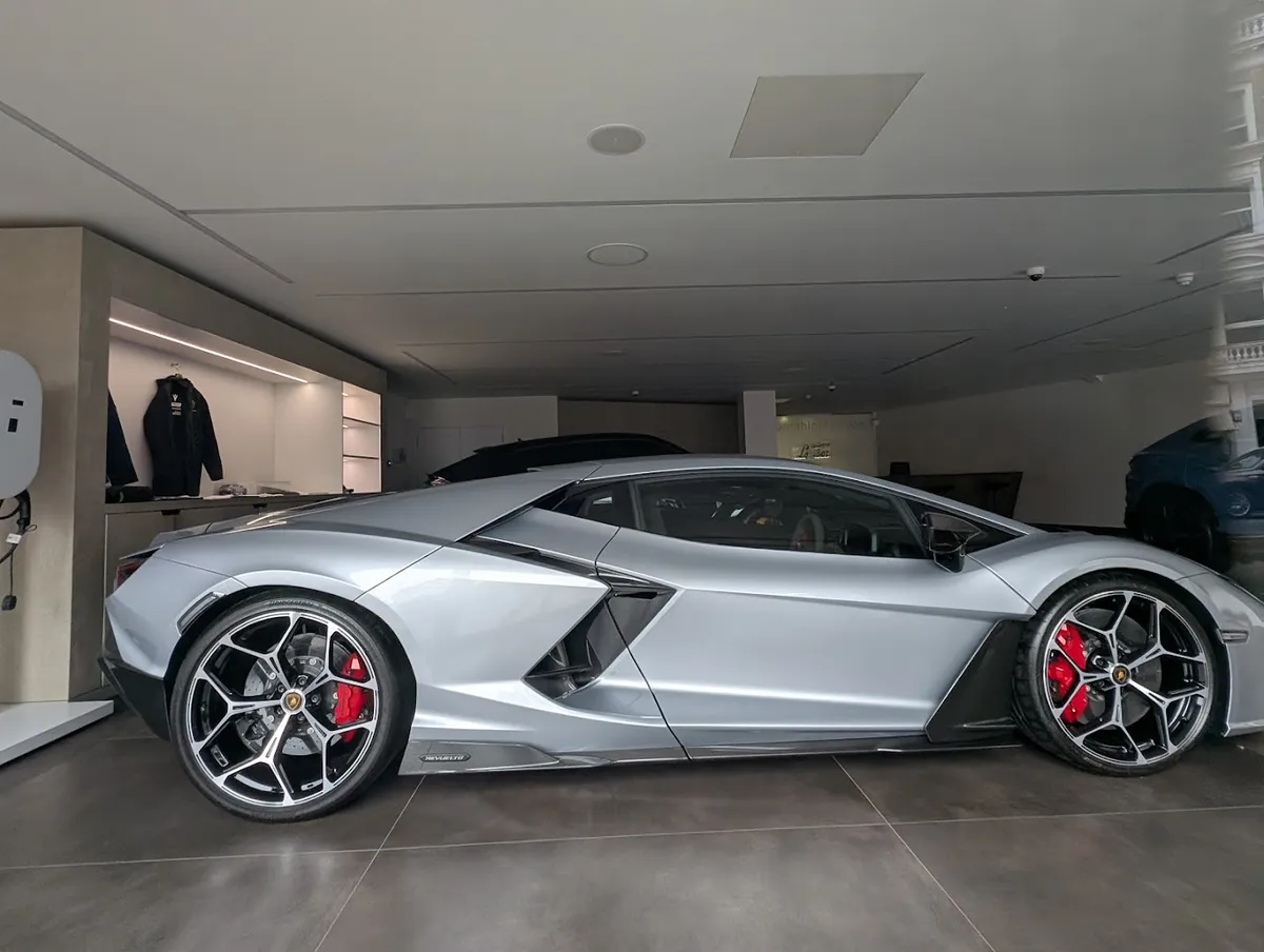 Lamborghini London photo 5