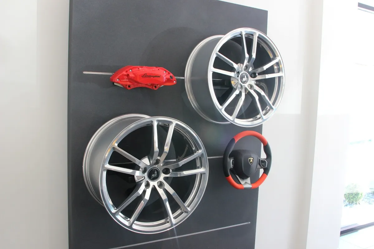 Lamborghini Pangbourne photo 9