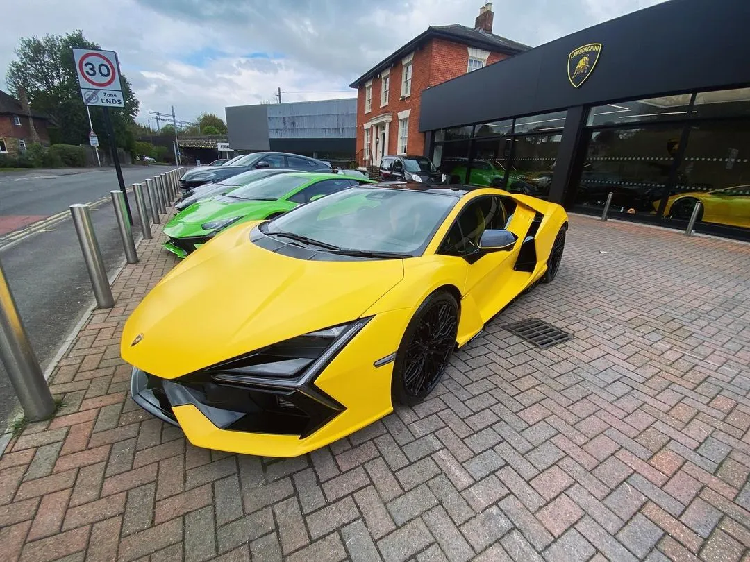 Lamborghini Pangbourne photo 10
