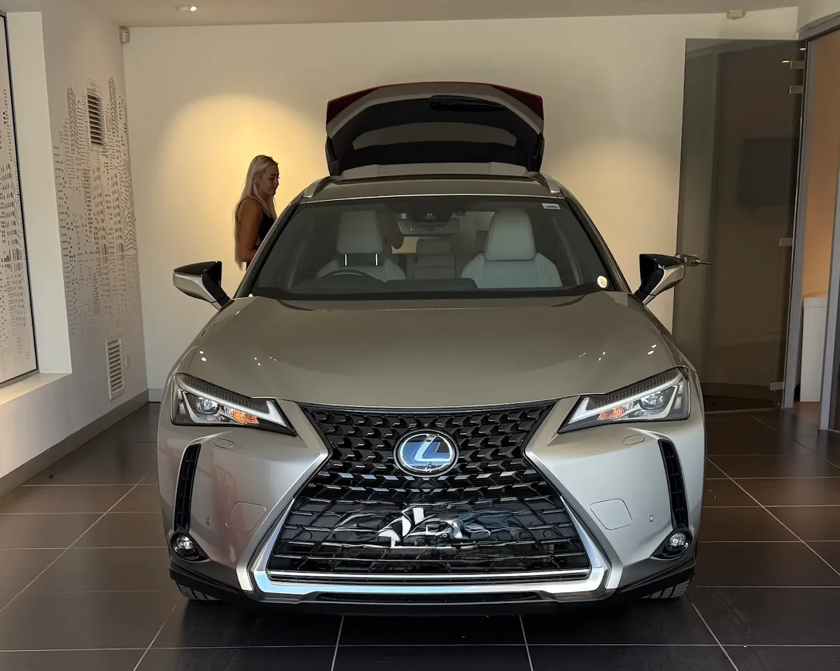 Lexus Cambridge photo 4