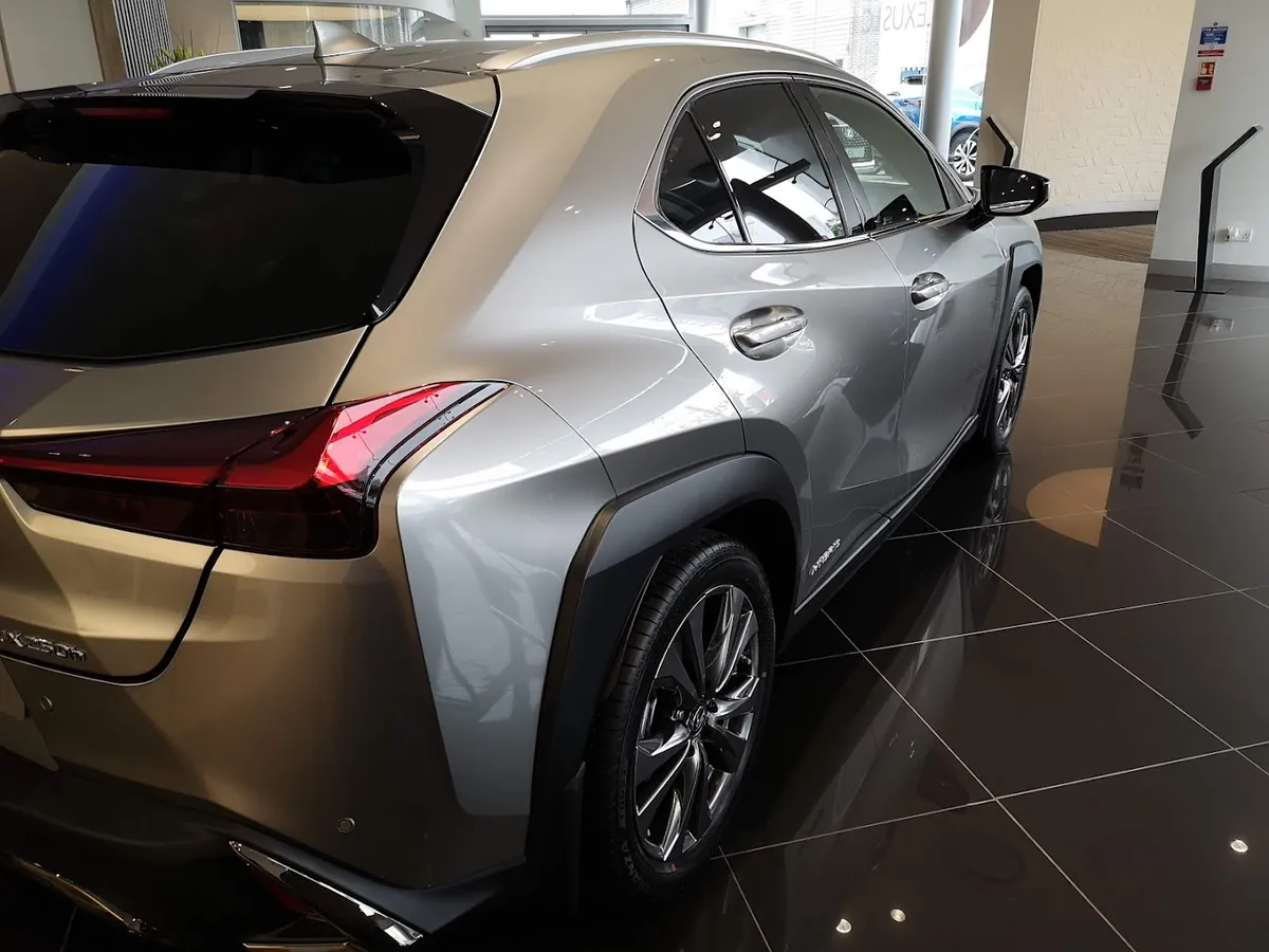 Lexus Hatfield photo 4