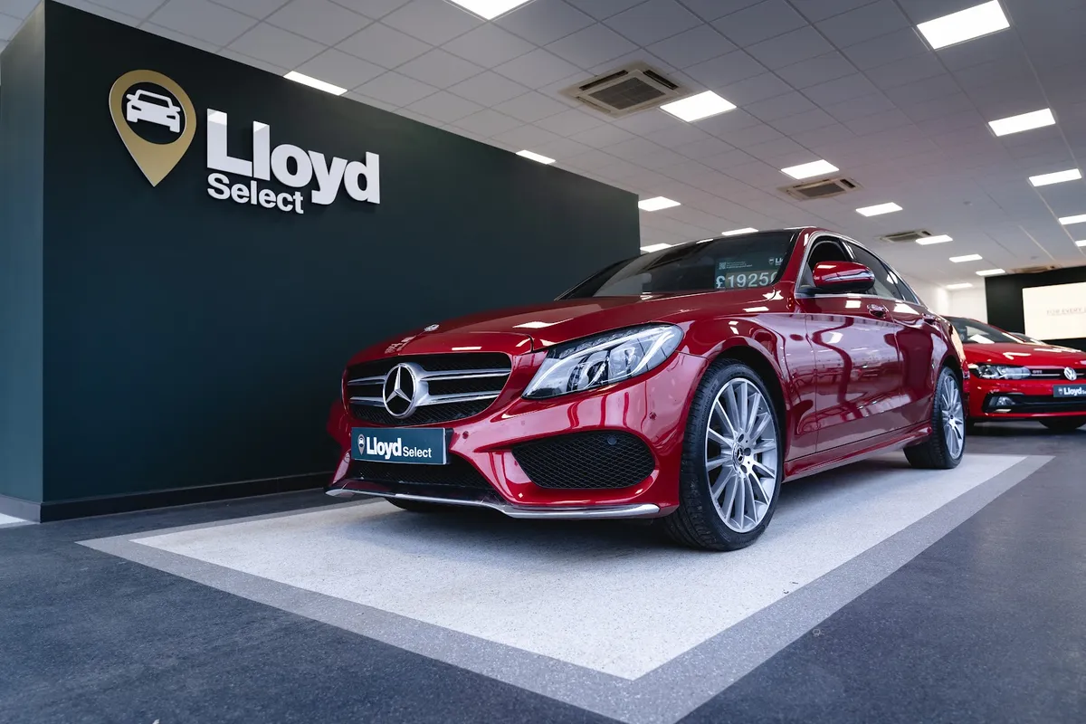 Lloyd Select Newcastle photo 3