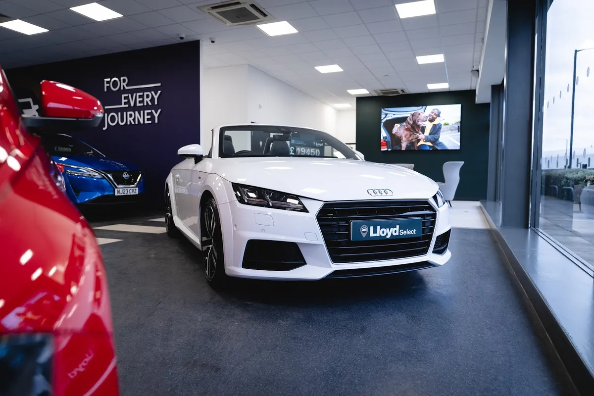 Lloyd Select Newcastle photo 6