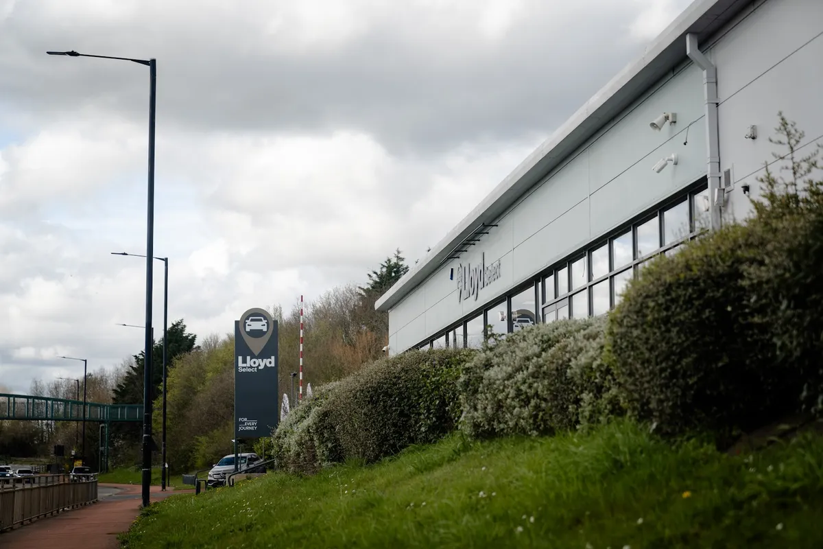 Lloyd Select Newcastle photo 9