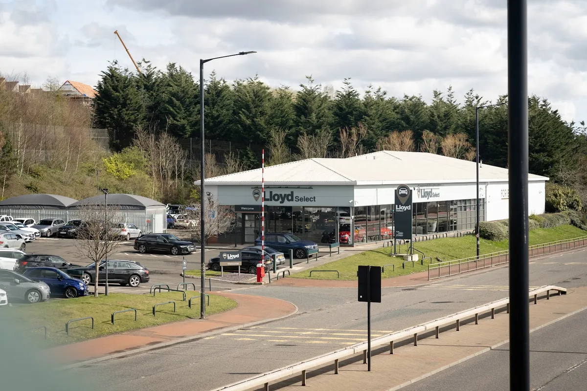 Lloyd Select Newcastle photo 10