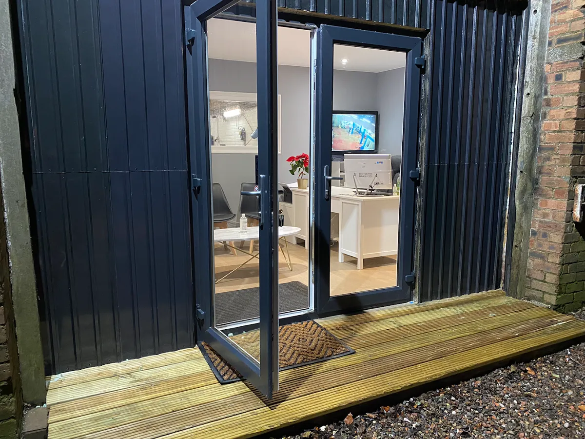 Loanhead carsales limited — Car dealer in Edinburgh