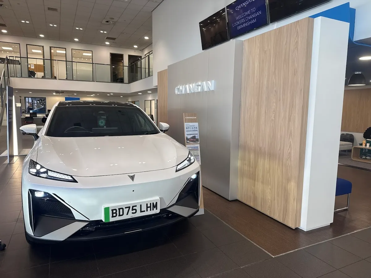 Lookers CAR HUB Birmingham photo 3