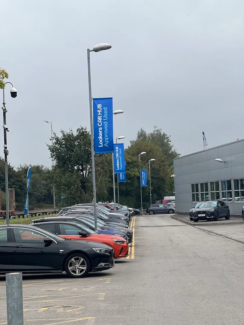 Lookers CAR HUB Birmingham photo 7