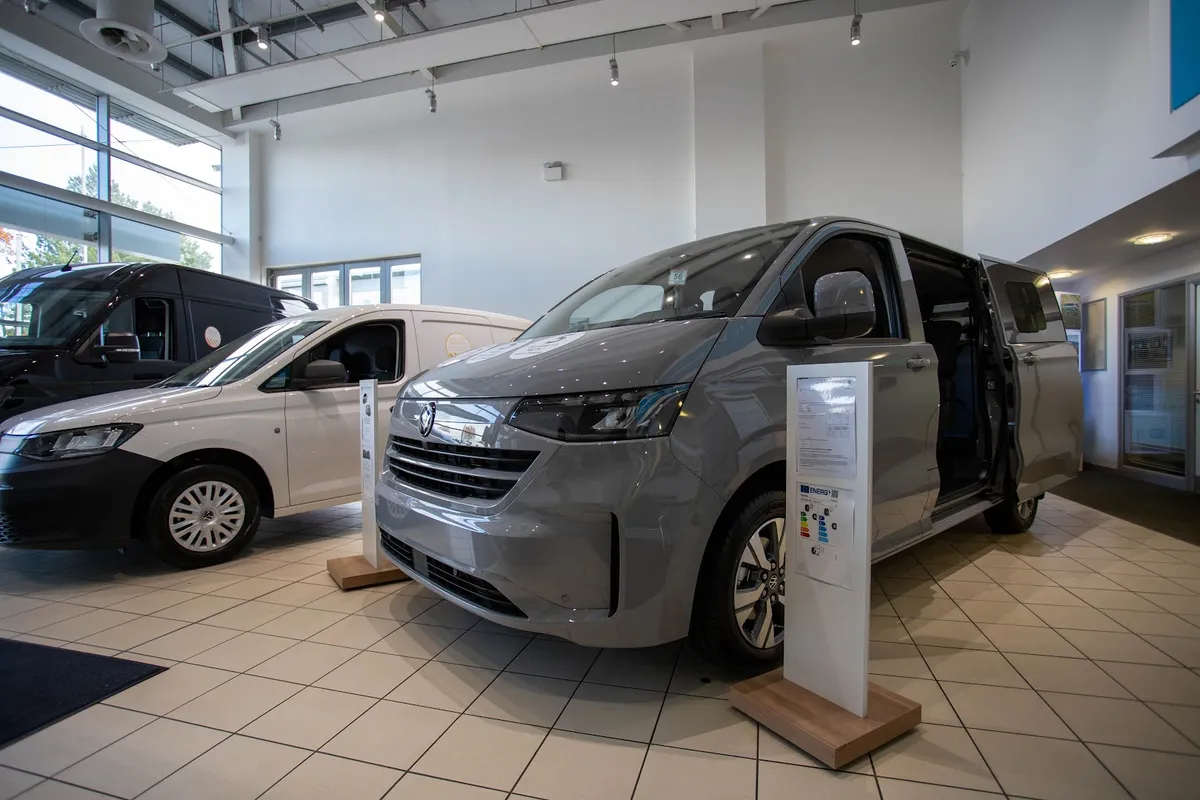 Lookers Volkswagen Van Centre Baillieston photo 6