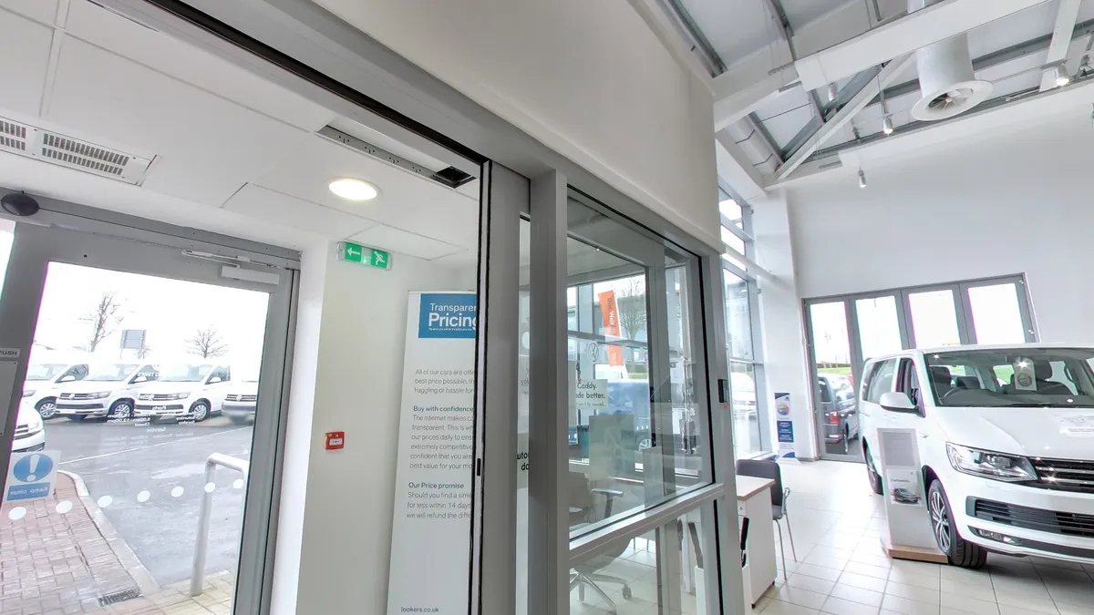 Lookers Volkswagen Van Centre Baillieston photo 9