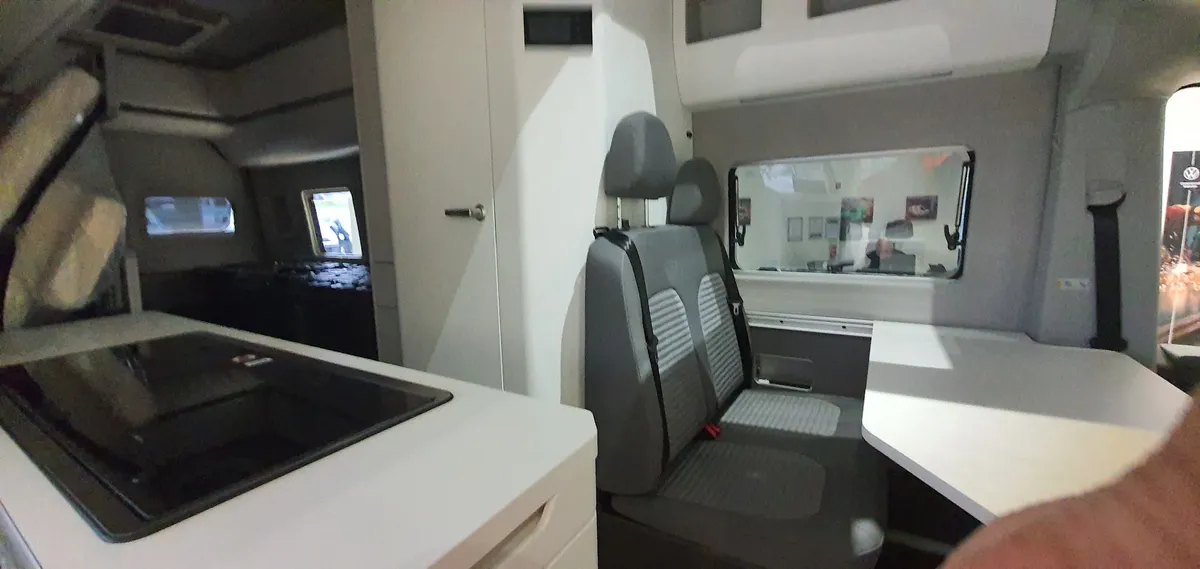 Lookers Volkswagen Van Centre Baillieston photo 10