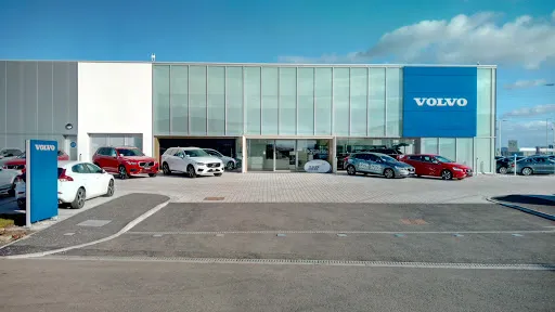 Lookers Volvo Glasgow — Volvo dealer in Glasgow
