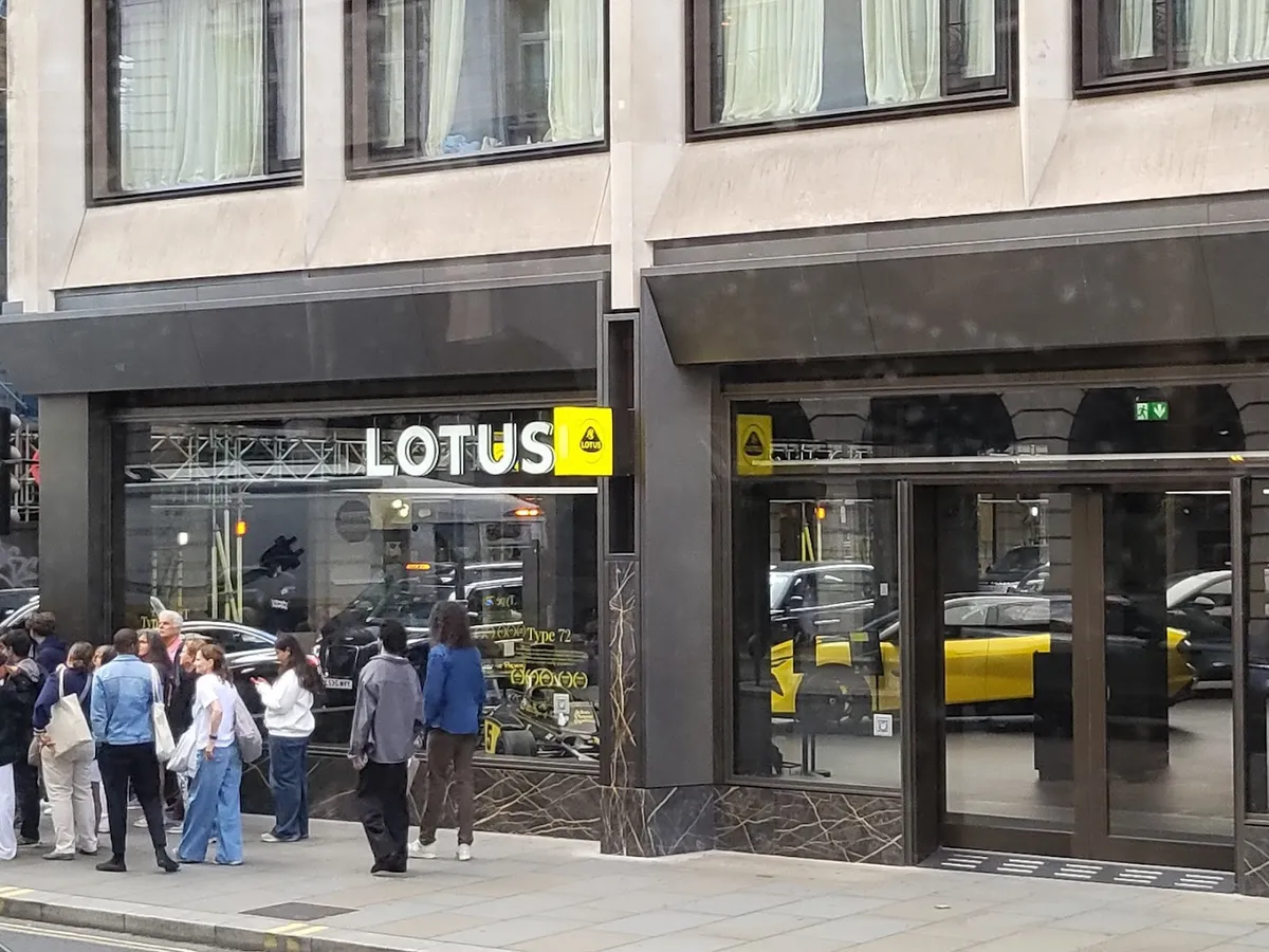 Lotus London — Car dealer in London