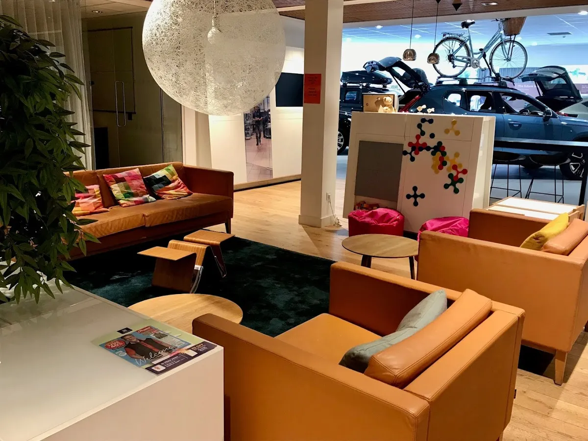 Marshall Volvo Cambridge photo 6