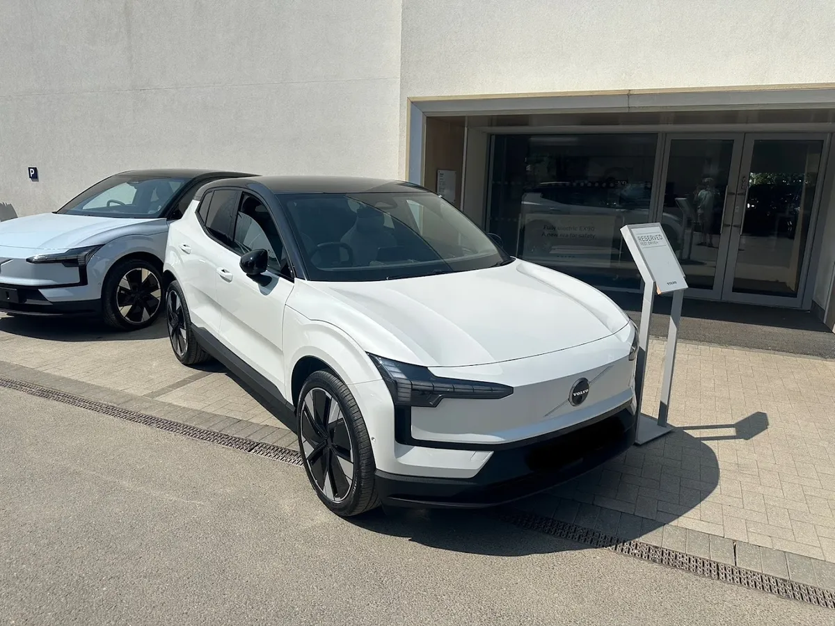 Marshall Volvo Grantham photo 6