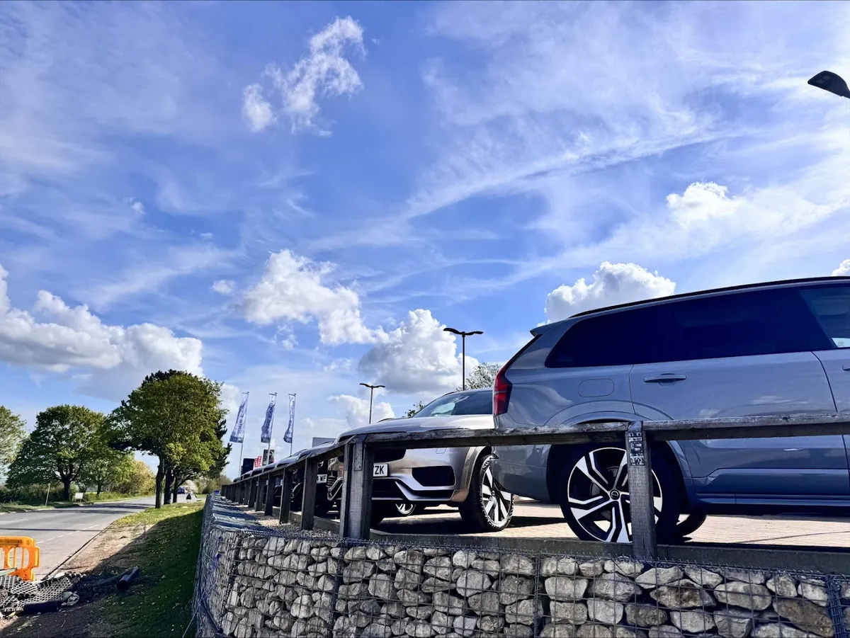 Marshall Volvo Grantham photo 10