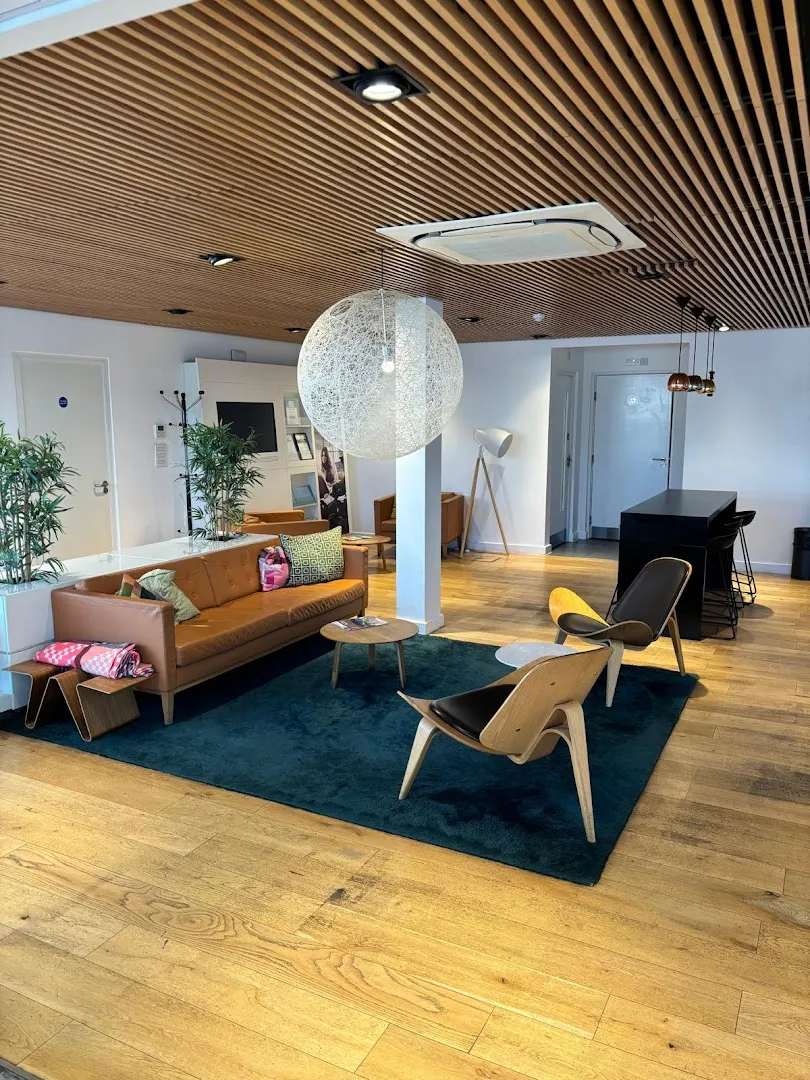 Marshall Volvo Milton Keynes photo 8