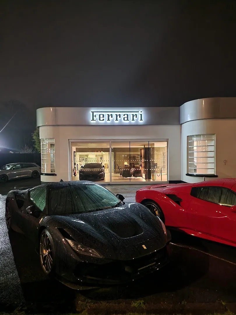 Maserati Ascot — Car dealer in Ascot